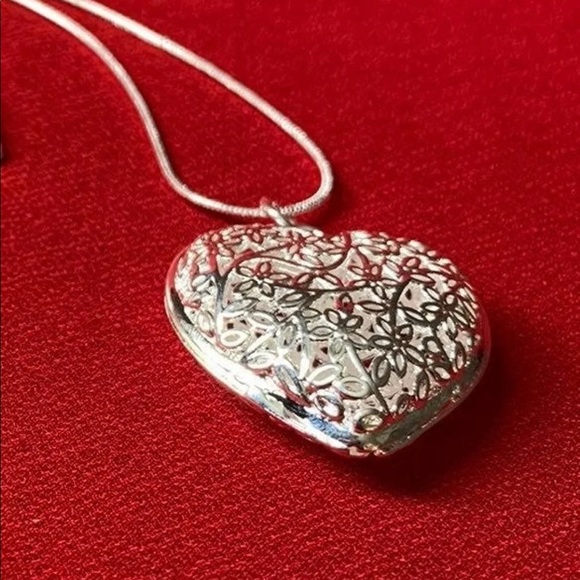 925 Sterling Silver Flowery Heart jewelry set - Picture 2 of 10